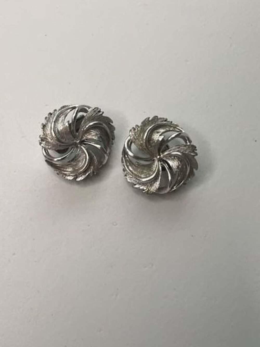 Tara Vintage Silver Tone Swirl Clip Earrings Mid Century Costume Jewelry